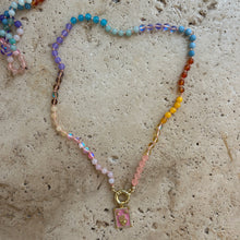 Laden Sie das Bild in den Galerie-Viewer, peachy pastel Rainbow necklace with quartz