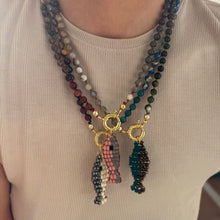 Laden Sie das Bild in den Galerie-Viewer, Dark Rainbow necklace