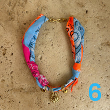 Laden Sie das Bild in den Galerie-Viewer, Bandana necklace neon/pastel edition