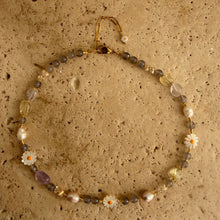 Load image into Gallery viewer, Daisy necklace