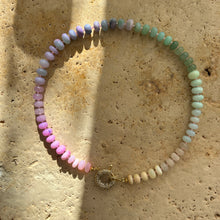 Laden Sie das Bild in den Galerie-Viewer, Chunky gemstone pastel Rainbow necklace with shiny clasp