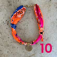 Laden Sie das Bild in den Galerie-Viewer, Bandana necklace neon edition