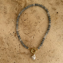 Laden Sie das Bild in den Galerie-Viewer, Romy necklace