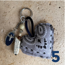 Laden Sie das Bild in den Galerie-Viewer, Bandana hanger