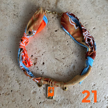 Laden Sie das Bild in den Galerie-Viewer, Bandana necklace neon edition