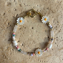 Load image into Gallery viewer, Daisy bracelet