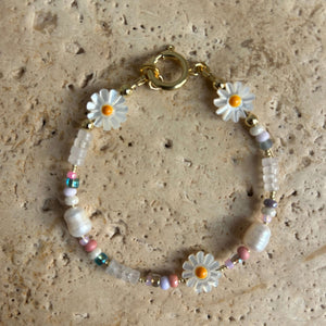 Daisy bracelet