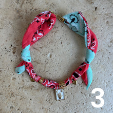 Laden Sie das Bild in den Galerie-Viewer, Bandana necklace neon edition