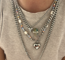 Laden Sie das Bild in den Galerie-Viewer, Hella necklace