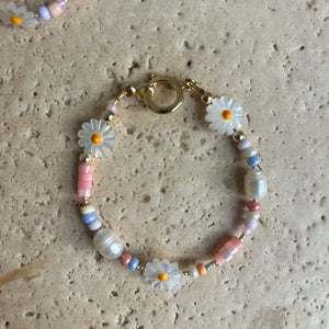 Daisy bracelet