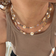 Laden Sie das Bild in den Galerie-Viewer, Daisy necklace