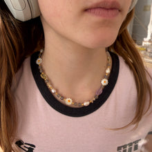 Laden Sie das Bild in den Galerie-Viewer, Daisy necklace