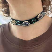 Laden Sie das Bild in den Galerie-Viewer, Dark Coco necklace