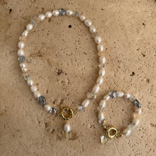 Laden Sie das Bild in den Galerie-Viewer, Dora necklace