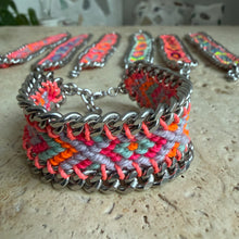 Laden Sie das Bild in den Galerie-Viewer, Eva bracelet with Silver chain