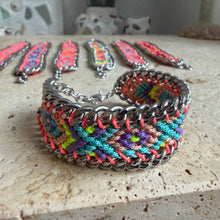 Laden Sie das Bild in den Galerie-Viewer, Eva bracelet with Silver chain