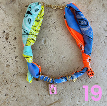 Laden Sie das Bild in den Galerie-Viewer, Bandana necklace neon edition