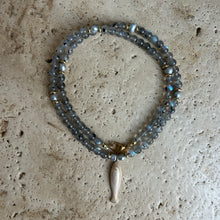 Laden Sie das Bild in den Galerie-Viewer, Fischli necklace