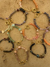 Laden Sie das Bild in den Galerie-Viewer, Frieda bracelet