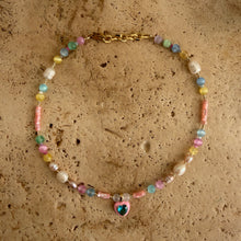 Laden Sie das Bild in den Galerie-Viewer, Poppy necklace