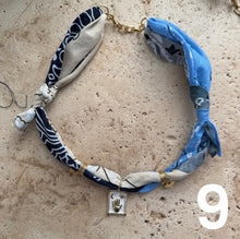 Charger l&#39;image dans la galerie, winteryBandana necklace