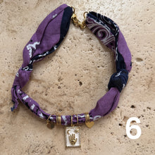 Laden Sie das Bild in den Galerie-Viewer, wintery Bandana necklace