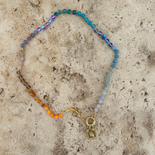 Laden Sie das Bild in den Galerie-Viewer, peachy pastel Rainbow necklace with quartz