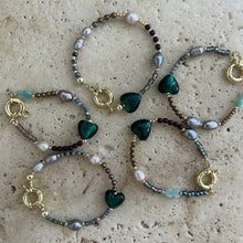 Laden Sie das Bild in den Galerie-Viewer, Hanna bracelet
