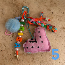 Laden Sie das Bild in den Galerie-Viewer, Happy hanger