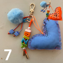 Laden Sie das Bild in den Galerie-Viewer, Happy hanger