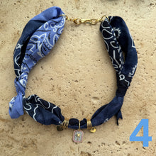 Charger l&#39;image dans la galerie, winteryBandana necklace