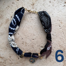 Charger l&#39;image dans la galerie, winteryBandana necklace
