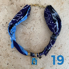 Load image into Gallery viewer, wintery Bandana necklace