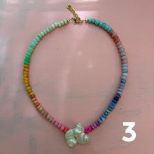 Charger l'image dans la galerie, Chunky Opal necklace with shells