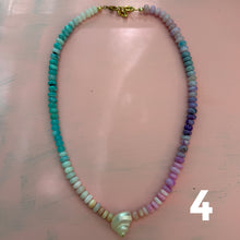 Charger l'image dans la galerie, Chunky Opal necklace with shells