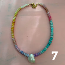 Charger l'image dans la galerie, Chunky Opal necklace with shells