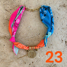 Laden Sie das Bild in den Galerie-Viewer, Bandana necklace neon edition