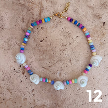 Charger l'image dans la galerie, Chunky Opal necklace with shells