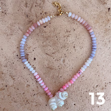 Charger l'image dans la galerie, Chunky Opal necklace with shells