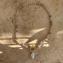 Laden Sie das Bild in den Galerie-Viewer, Romy necklace