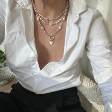 Laden Sie das Bild in den Galerie-Viewer, SET of 3 pearly necklaces