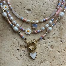 Laden Sie das Bild in den Galerie-Viewer, SET of 3 pearly necklaces